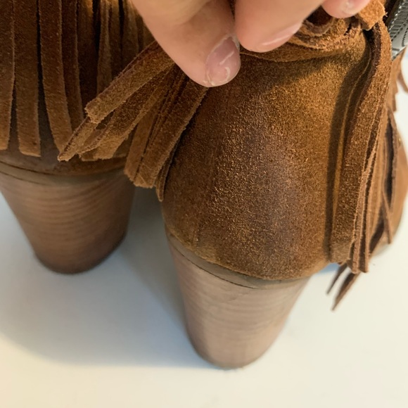 Ariat Unbridled Avery Heeled Ankle Booties Fringe - Picture 10 of 11